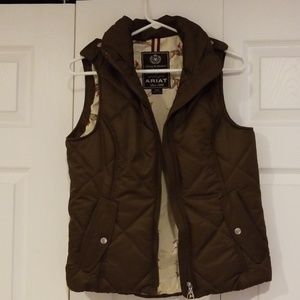 Pending Sale Warm and comfy ariat vest